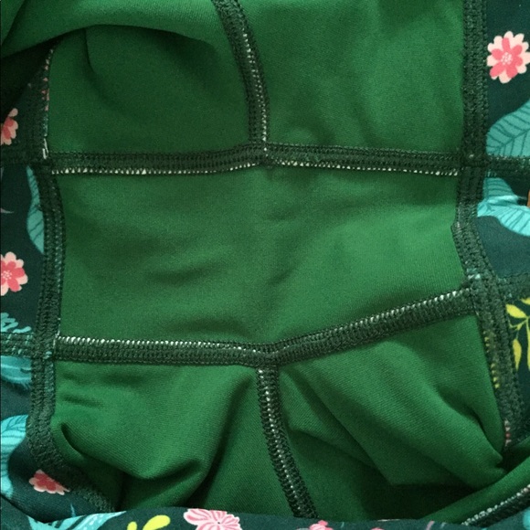 KFT booty shorts, M - Picture 4 of 4